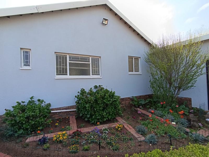 4 Bedroom Property for Sale in Middelburg Eastern Cape